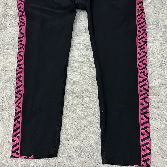 Authentic Versace La greca pattern sports bra and leggings with box size 5 NIB - Picture 8 of 16